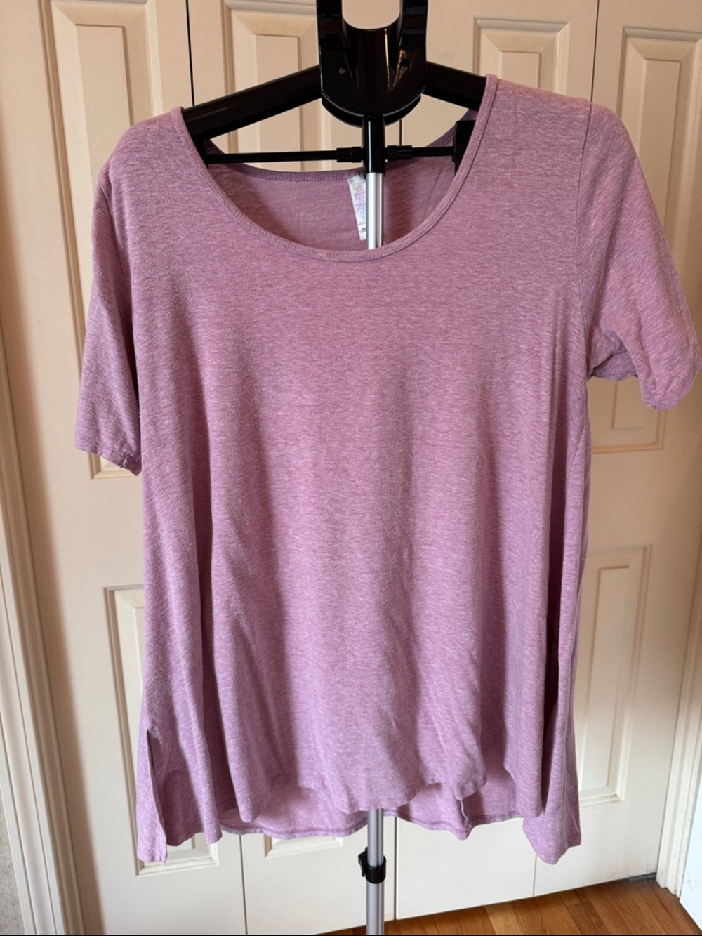 LuLaRoe Short Sleeve Scoop Neck Tee in Dusty Lavender